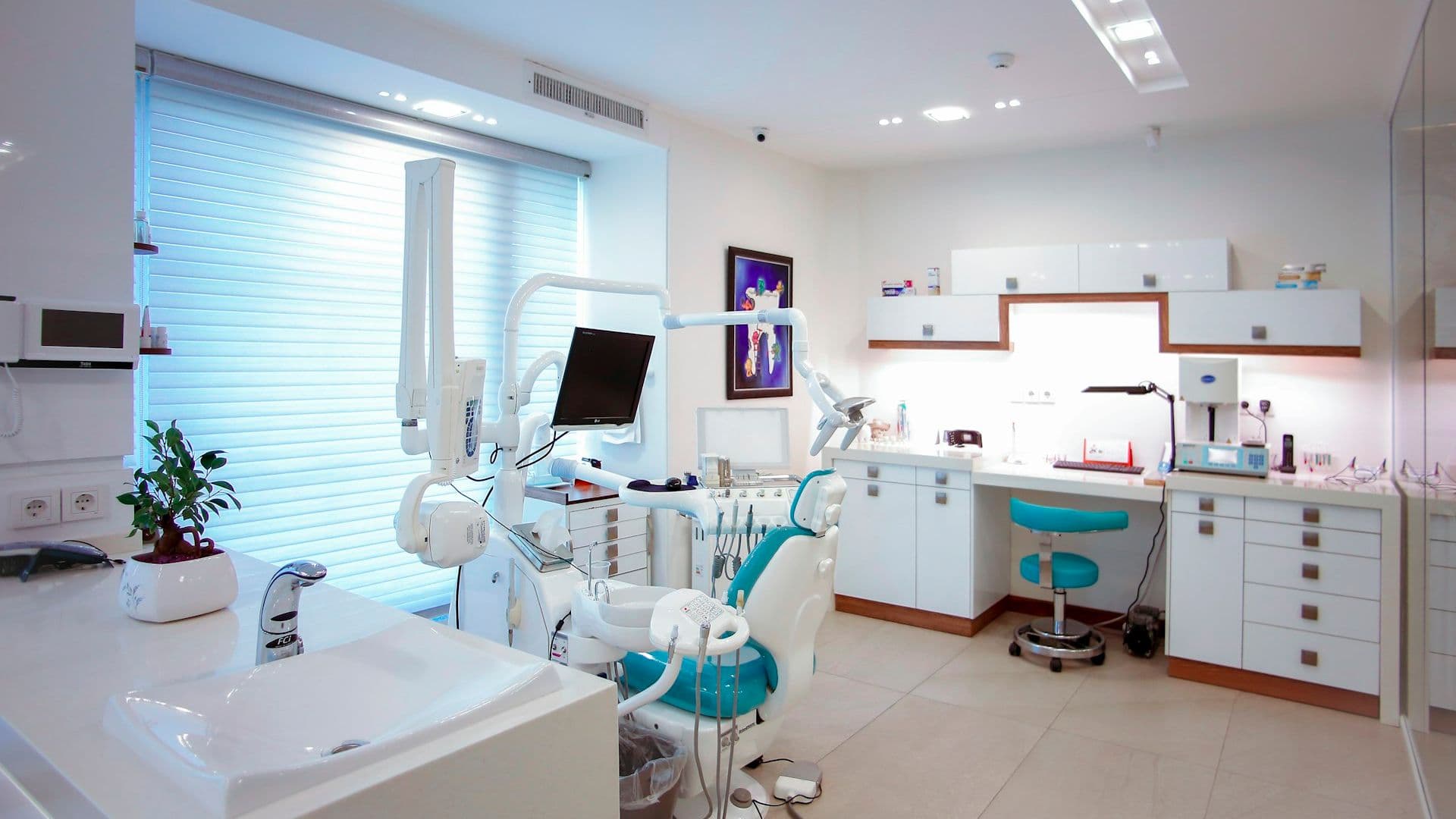 Modern, welcoming dental treatment room at Distinctly Dental