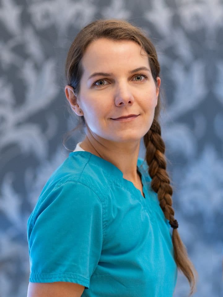 Dr Denisa Cooper, dentist at Distinctly Dental