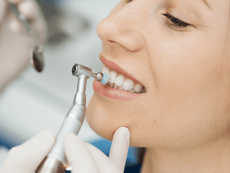 5 Signs You May Need to See a Dental Hygienist